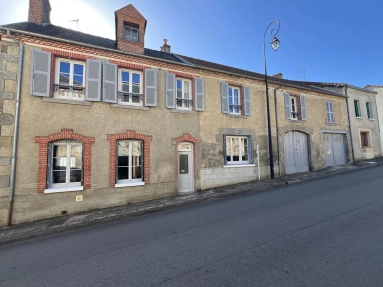 4 Bedroom(s) - 2 Bathroom(s) - 337m² land for sale in Haute-Vienne, Limousin, France - FrenchPropertyPortal.com Large 4 bedroom townhouse for sale for 135,000€ in Haute-Vienne, Limousin