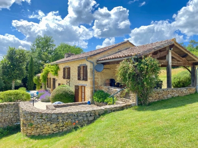 3 Bedroom(s) - 1 Bathroom(s) - 6,155m² land for sale in Dordogne, Aquitaine, France - FrenchPropertyPortal.com Lovely French cottage nestled in a small hamlet for sale for 360,400€ in Dordogne, Aquitaine