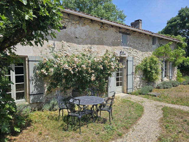 3 Bedroom(s) - 3 Bathroom(s) - 4,997m² land for sale in Lot-et-Garonne, Aquitaine, France - FrenchPropertyPortal.com 3 bedroom home full of charm and original character for sale for 325,000€ in Lot-et-Garonne, Aquitaine