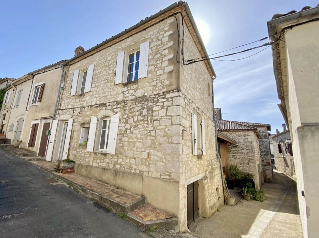 Charming stone house in the heart of Monflanquin for sale for 115,000&euro; in Lot-et-Garonne, Aquitaine