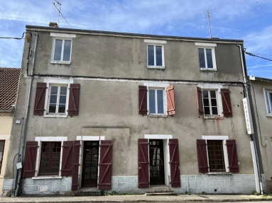 10 Bedroom(s) - 2 Bathroom(s) - 293m² land for sale in Haute-Vienne, Limousin, France - FrenchPropertyPortal.com Former guest house on three floors for sale for 56,000€ in Haute-Vienne, Limousin