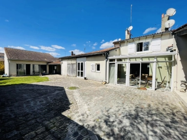 3 Bedroom(s) - 1 Bathroom(s) - 1,648m² land for sale in Charente, Poitou-Charentes, France - FrenchPropertyPortal.com Real estate complex in the heart of the city for sale for 286,200€ in Charente, Poitou-Charentes