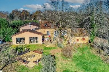 Contemporary house and 7 gites on the outskirts of Sarlat for sale for 979,000&euro; in Dordogne, Aquitaine