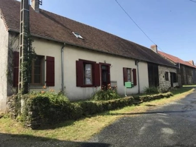 Hamlet house with potential gîte for sale for 97,200€ in Indre, Centre