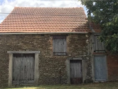 Barn to renovate with CU and attached land for sale for 29,000€ in Indre, Centre