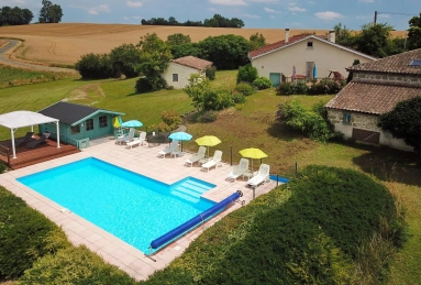 8 Bedroom(s) - 8 Bathroom(s) - 13,155m² land for sale in Lot-et-Garonne, Aquitaine, France - FrenchPropertyPortal.com Four bedroom stone house with two independent guest houses for sale for 470,000€ in Lot-et-Garonne, Aquitaine