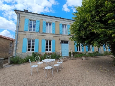 5 Bedroom(s) - 2 Bathroom(s) - 2,462m² land for sale in Charente-Maritime, Poitou-Charentes, France - FrenchPropertyPortal.com Beautiful house close to Matha for sale for 267,500€ in Charente-Maritime, Poitou-Charentes