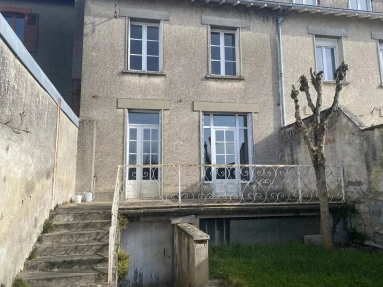 A beautiful 4-bed house with garden and garage in Bellac centre for sale for 93,500&euro; in Haute-Vienne, Limousin