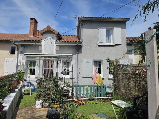2 Bedroom(s) - 2 Bathroom(s) - 136m² land for sale in Charente, Poitou-Charentes, France - FrenchPropertyPortal.com Fabulous Townhouse with Garden for sale for 74,250€ in Charente, Poitou-Charentes