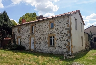 3 Bedroom(s) - 2 Bathroom(s) - 10,248m² land for sale in Charente, Poitou-Charentes, France - FrenchPropertyPortal.com Substantial Country Home with Land and Outbuildings – Ideal for Equestrian or Smallholding Use for sale for 228,400€ in Charente, Poitou-Charentes