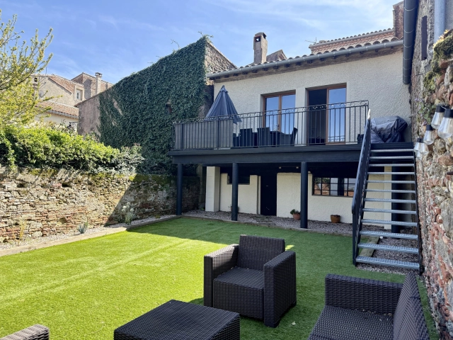 Historic house in the centre with garden for sale for 270,750&euro; in Aude, Languedoc-Roussillon