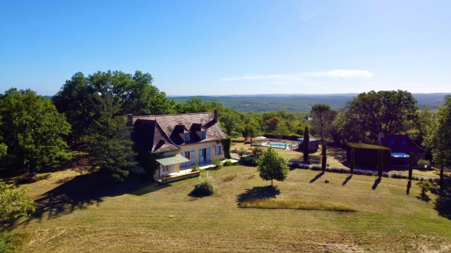 Flexible countryside property with guest annex, cottage and pool on 4.7 ha for sale for 667,800&euro; in Lot, Midi-Pyrénées