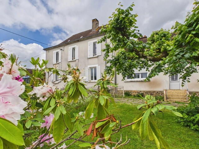 Two houses for the price of one for sale for 162,000&euro; in Dordogne, Aquitaine