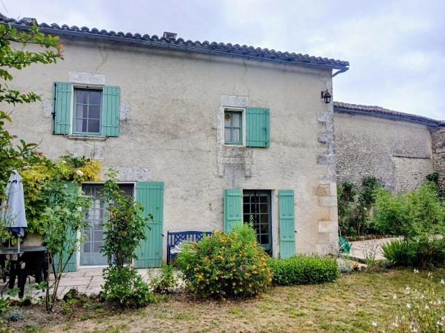 Spacious four bedroom village property. for sale for 175,000&euro; in Dordogne, Aquitaine