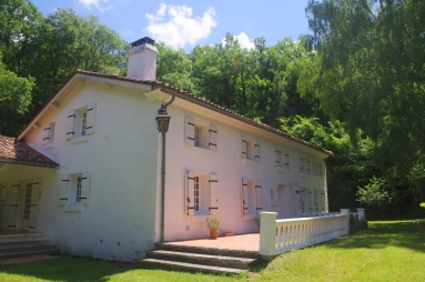 Location, Location, Location!!!!! for sale for 275,000&euro; in Charente, Poitou-Charentes