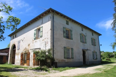 Large house with outbuildings and land to finish renovating for sale for 349,000&euro; in Tarn-et-Garonne, Midi-Pyrénées