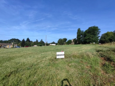 0 m² land for sale in Dordogne, Aquitaine, France - FrenchPropertyPortal.com Building plot #3 for sale for 23,084€ in Dordogne, Aquitaine