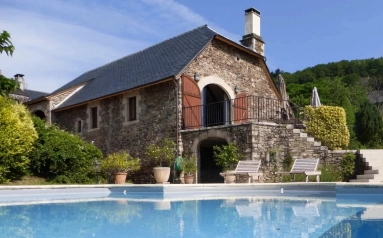 Pituresque valley barn conversion with guest house for sale for 875,000&euro; in Lot, Midi-Pyrénées