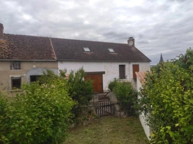 Traditional semi-detached village house for sale for 56,000€ in Indre, Centre