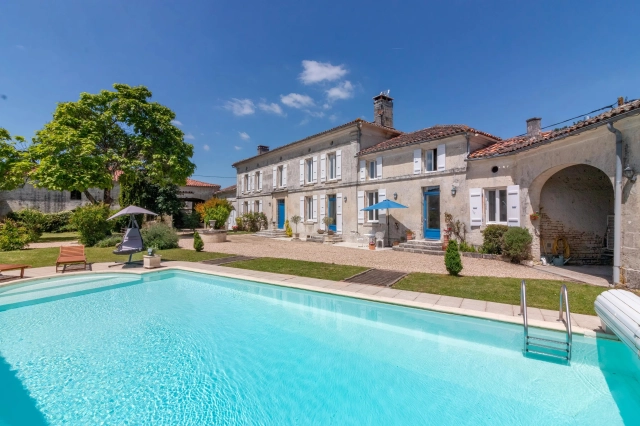 Elegant Charentaise country house with Pool and Guest Annexe for sale for 625,000&euro; in Charente, Poitou-Charentes