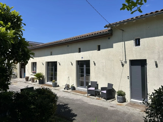 Stunning 4/5 Bedroom Home with Exceptional Charm and Character for sale for 299,000&euro; in Charente, Poitou-Charentes