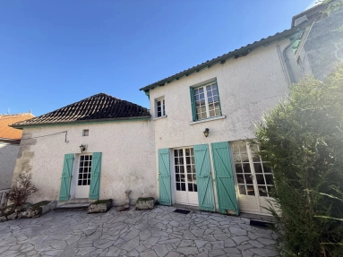 Village House with Great Potential for sale for 141,700&euro; in Dordogne, Aquitaine