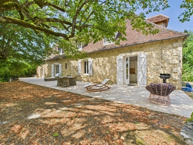 18th Century Périgord Home | 4 Bed | 190 m² | Pool | 9,000 m² | Near Sarlat | Dordogne for sale for 700,000&euro; in Dordogne, Aquitaine