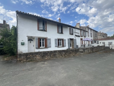 7 Bedroom(s) - 3 Bathroom(s) - 1,229m² land for sale in Haute-Vienne, Limousin, France - FrenchPropertyPortal.com Large house plus guest house and detached house to renovate for sale for 199,000€ in Haute-Vienne, Limousin