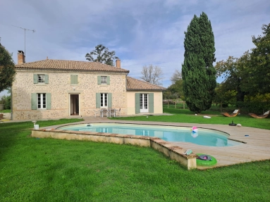 4 Bedroom(s) - 1 Bathroom(s) - 2,428m² land for sale in Lot-et-Garonne, Aquitaine, France - FrenchPropertyPortal.com Charming, tastefully renovated house – between Sainte-Bazeille and Marmande for sale for 302,100€ in Lot-et-Garonne, Aquitaine