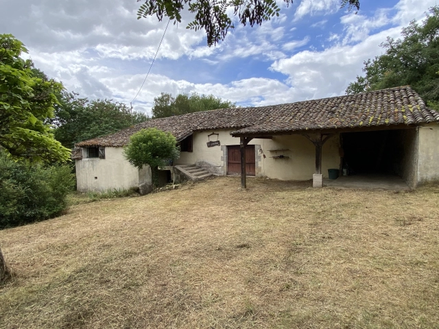 Rare Renovation Opportunity - Traditional Stone House, Barns and 1 Hectare of Land, Lauzerte for sale for 99,360&euro; in Tarn-et-Garonne, Midi-Pyrénées
