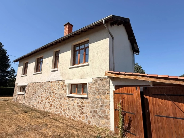 2 Bedroom(s) - 1 Bathroom(s) - 1,109m² land for sale in Haute-Vienne, Limousin, France - FrenchPropertyPortal.com Detached Two Bedroom House Requiring Renovation Close to Saint-Junien Centre for sale for 99,000€ in Haute-Vienne, Limousin