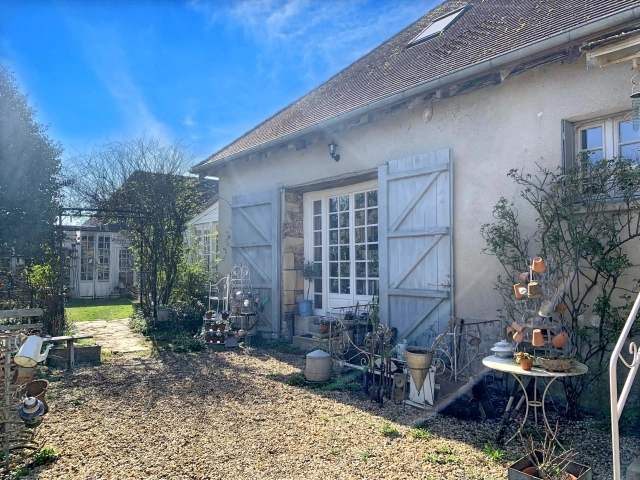 Charming Country Cottage Just Minutes from Amenities for sale for 170,100&euro; in Dordogne, Aquitaine