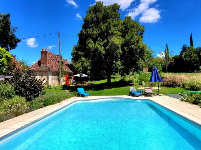 Charming Stone Cottage with Pool and Garden in a Peaceful Hamlet Setting for sale for 299,000&euro; in Dordogne, Aquitaine