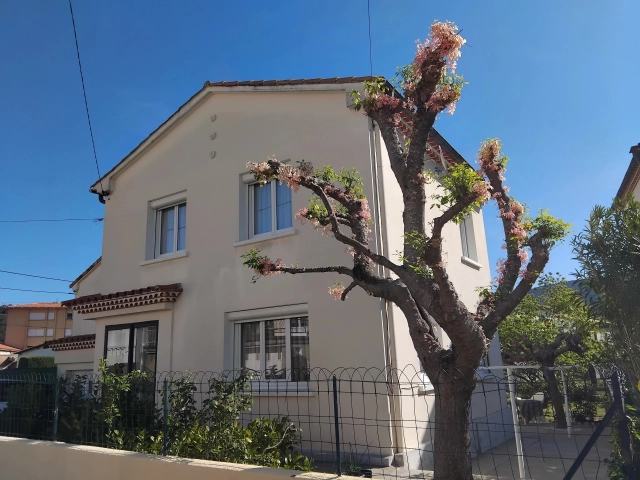 QUILLAN 3 bed house, with garden and garage in the centre of town for sale for 135,000&euro; in Aude, Languedoc-Roussillon