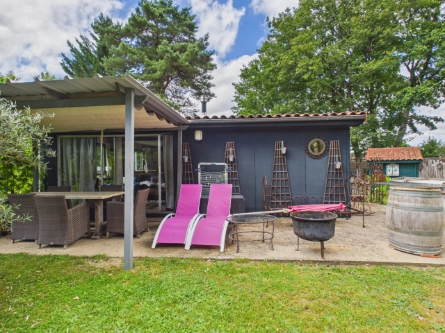 1 Bedroom(s) - 1 Bathroom(s) - 613m² land for sale in Charente, Poitou-Charentes, France - FrenchPropertyPortal.com Charming 1-Bedroom House with Garden for sale for 94,600€ in Charente, Poitou-Charentes
