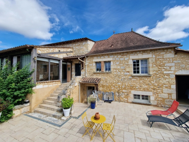 4 Bedroom(s) - 3 Bathroom(s) - 785m² land for sale in Dordogne, Aquitaine, France - FrenchPropertyPortal.com 4 bedroom character property near Bergerac for sale for 360,400€ in Dordogne, Aquitaine