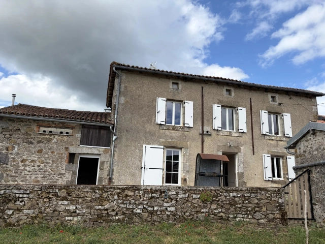 Charming village house in Le Bourdeix for sale for 132,000&euro; in Dordogne, Aquitaine