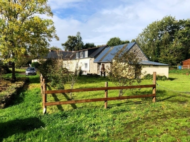 Maison 6 Pièces + Dépendance 29270 Plounévézel for sale for 102,500&euro; in Finistère, Brittany