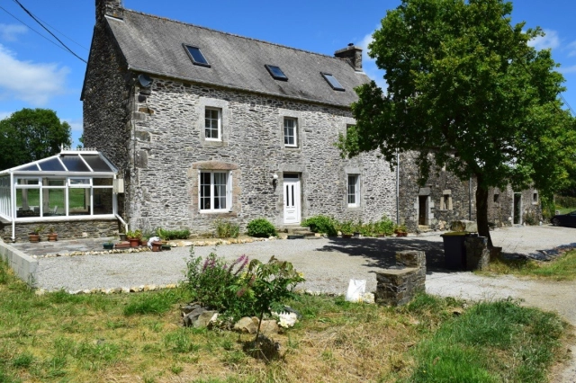 Maison 7 Pièces + Dépendances 22320 Saint-Mayeux for sale for 230,625&euro; in Côtes-d'Armor, Brittany