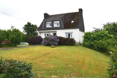 5 Bedroom(s) - 1 Bathroom(s) - 0 m² land for sale in Finistère, Brittany, France - FrenchPropertyPortal.com Maison 6 Pièces 29190 Lannédern for sale for 143,500€ in Finistère, Brittany