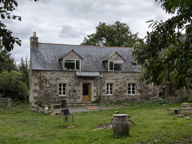 Maison 6 Pièces + Ancien Manoir+ Ancienne Maison d'Habitation+ Dépendances 22340 Locarn for sale for 82,500&euro; in Côtes-d'Armor, Brittany