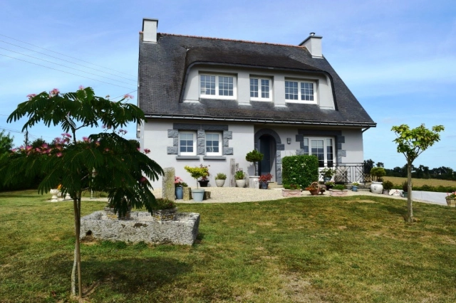 3 Bedroom(s) - 1,223m² land for sale in Côtes-d'Armor, Brittany, France - FrenchPropertyPortal.com Maison 5 Pièces 22340 Maël-Carhaix for sale for 194,750€ in Côtes-d'Armor, Brittany