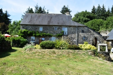 Maison 5 Pièces + Maison 4 Pièces 22320 Saint-Mayeux/ for sale for 225,500&euro; in Côtes-d'Armor, Brittany