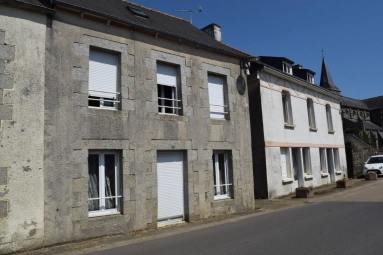 7 Bedroom(s) - 5 Bathroom(s) - 683m² land for sale in Côtes-d'Armor, Brittany, France - FrenchPropertyPortal.com Maison 7 Pièces + Maison 2 Pièces + Maison 3 Pièces 22320 Plussulien for sale for 194,750€ in Côtes-d'Armor, Brittany