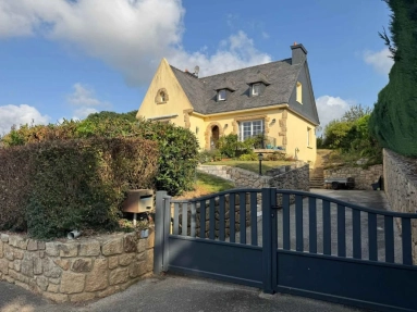4 Bedroom(s) - 1 Bathroom(s) - 965m² land for sale in Côtes-d'Armor, Brittany, France - FrenchPropertyPortal.com Maison 6 Pièces 22570 Gouarec for sale for 184,500€ in Côtes-d'Armor, Brittany