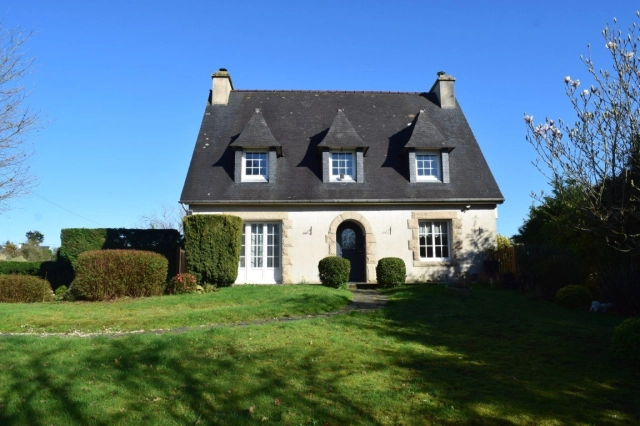 Maison 7 Pièces 29270 Carhaix-Plouguer for sale for 240,875&euro; in Finistère, Brittany