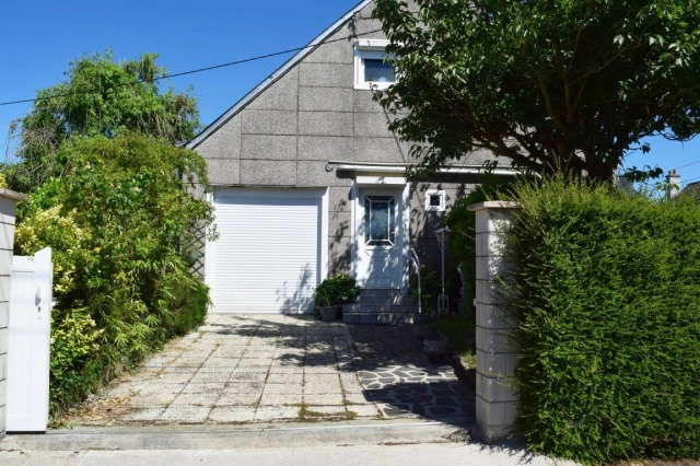 3 Bedroom(s) - 315m² land for sale in Morbihan, Brittany, France - FrenchPropertyPortal.com Maison 5 Pièces 56160 Guémené-sur-Scorff for sale for 143,500€ in Morbihan, Brittany