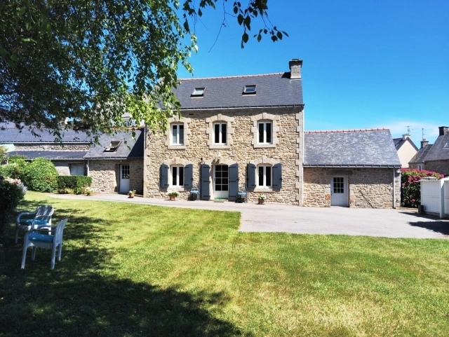 2 Bedroom(s) - 2,737m² land for sale in Morbihan, Brittany, France - FrenchPropertyPortal.com Maison 4 Pièces 56540 Saint-Caradec-Trégomel for sale for 199,875€ in Morbihan, Brittany