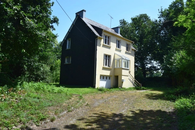 Maison 7 Pièces 22340 Maël-Carhaix for sale for 123,000&euro; in Côtes-d'Armor, Brittany