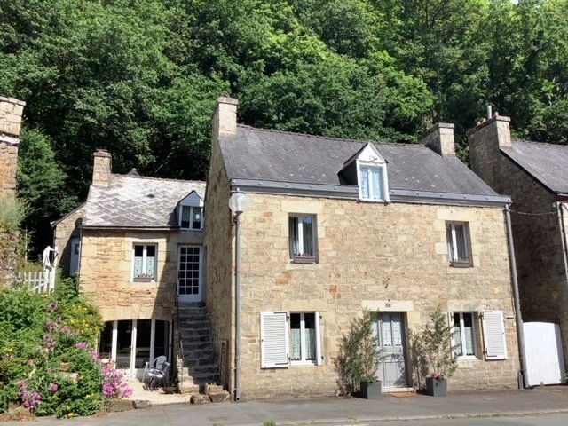 Maison 6 Pièces + Dépendance 56160 Guémené-sur-Scorff for sale for 98,000&euro; in Morbihan, Brittany